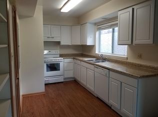 8703 Circle Dr, Brookfield, IL 60513