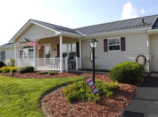 512 Chicory Ln, Mount Pleasant, PA 15666