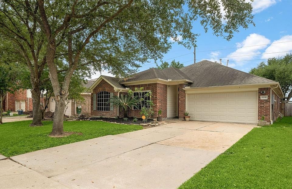 1st image of 6818 Oakleaf Trail Ln