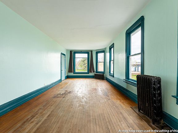 5th image of 216 Prentice Ave