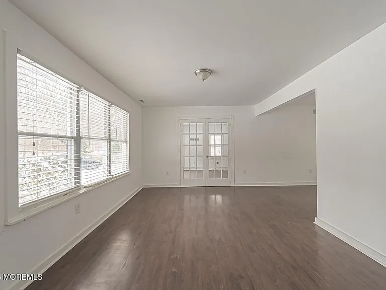 401 S Ash Ave — Photo 14
