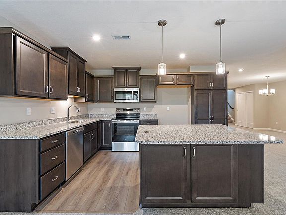 4th image of 564 Foxhill Dr #12-102