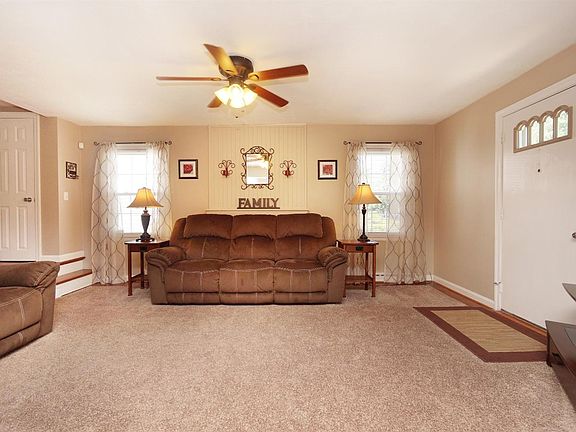 4th image of 1335 Park Ave