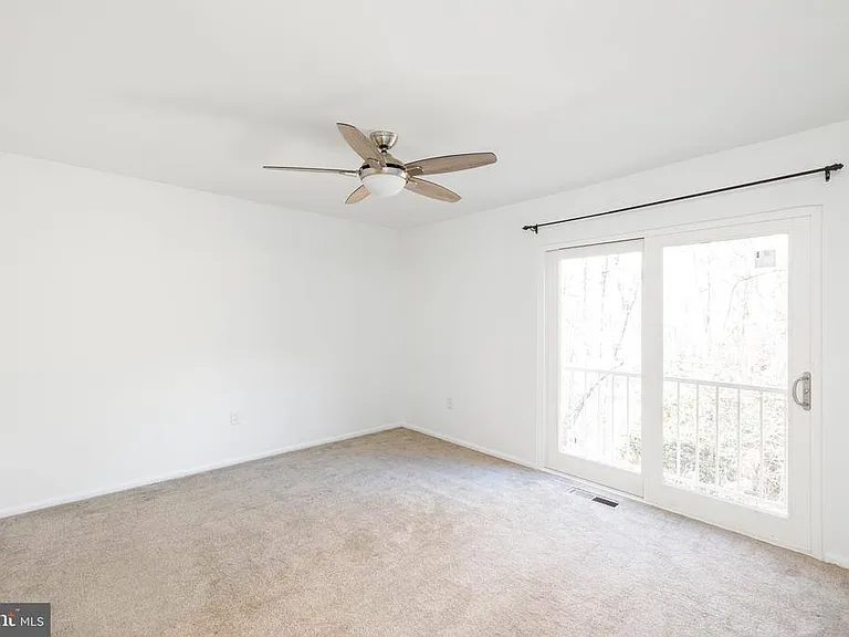 12265 Greenleaf Ave — Photo 17