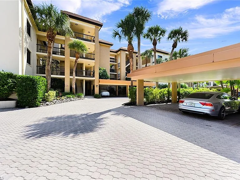 6770 Pelican Bay Blvd E #242 — Photo 26