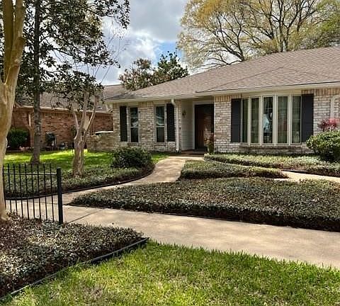 3rd image of 16306 La Avenida Dr