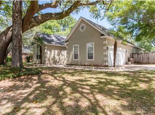 692 Monarch Dr E, Mobile, AL 36609