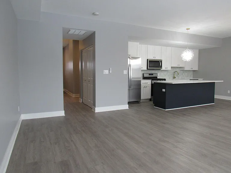 1416 8th St — Photo 3