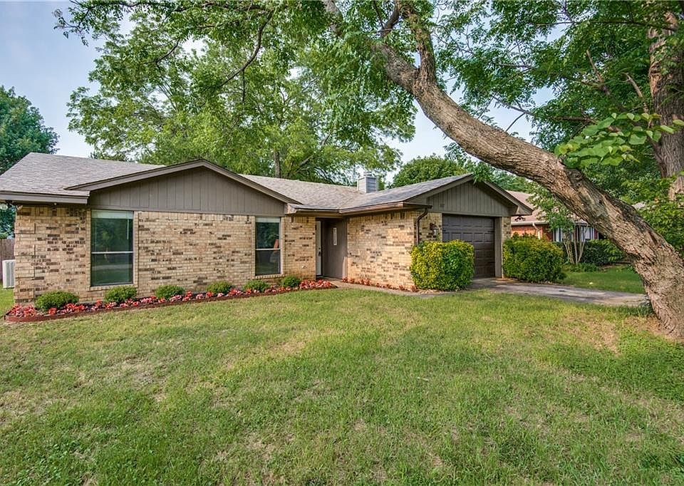 1st image of 307 Oakwood Cir