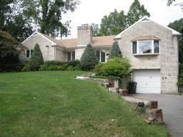 27 Houston Rd, Little Falls, NJ 07424