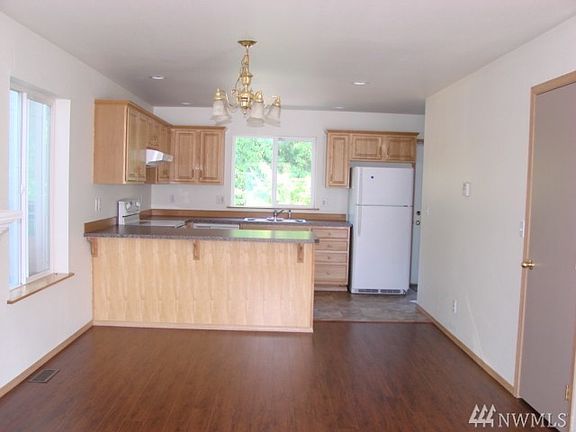 2nd image of 6266 Alexis Dr NE
