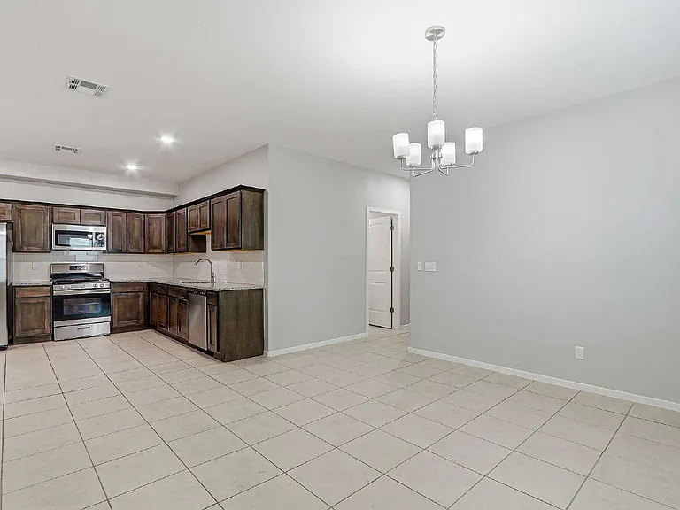 11500 Summer Dr #B — Photo 18