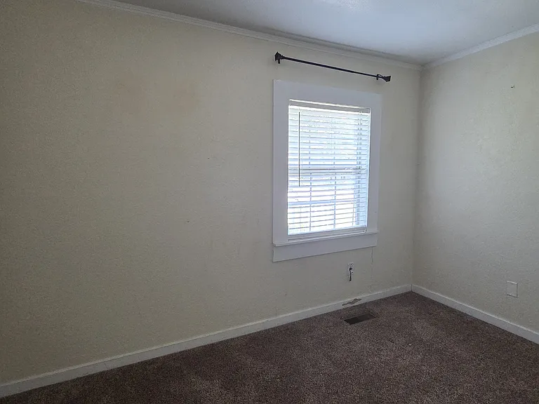 215 E Myrtle Dr — Photo 17