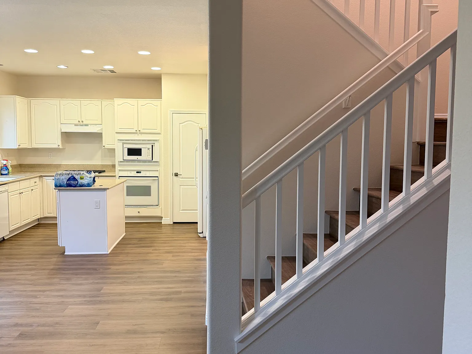 4 bed, 2400 sqft, $3,500 — Photo 2