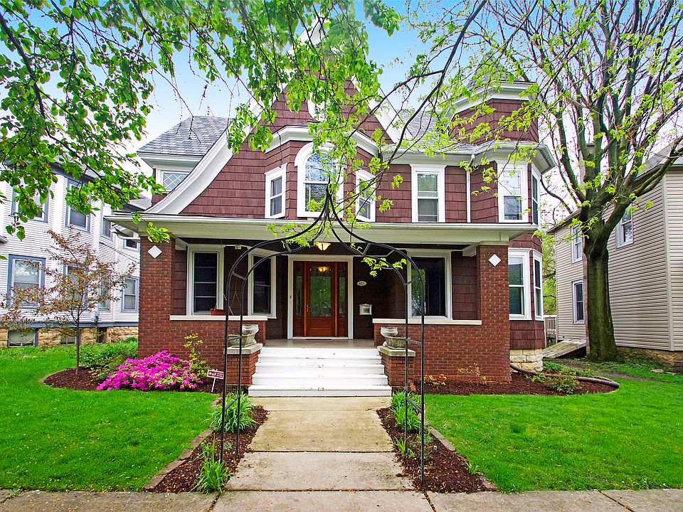 1st image of 411 W Buell Ave
