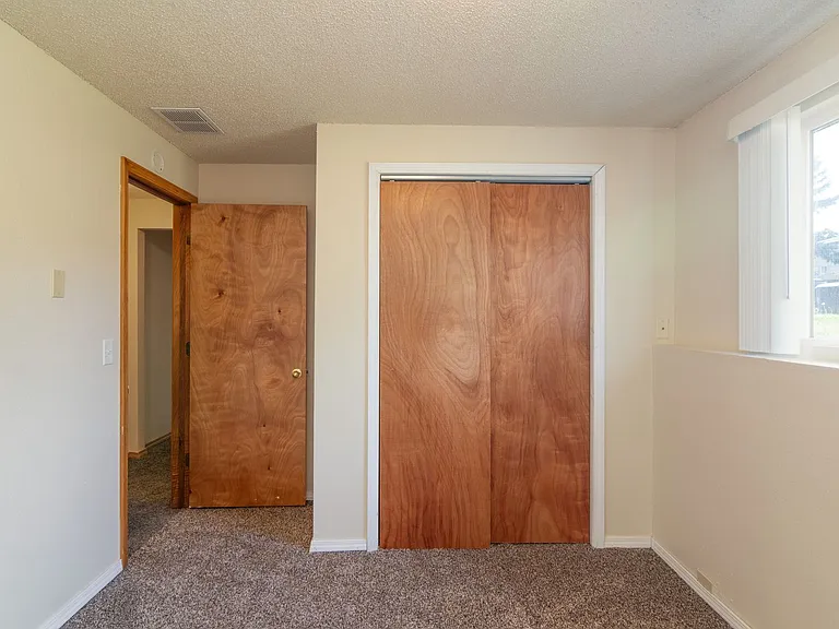 1309 Pineview St — Photo 12