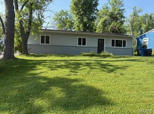 285 Ramsey Ln, Ballwin, MO 63021