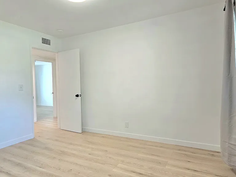 329 Orange St — Photo 16
