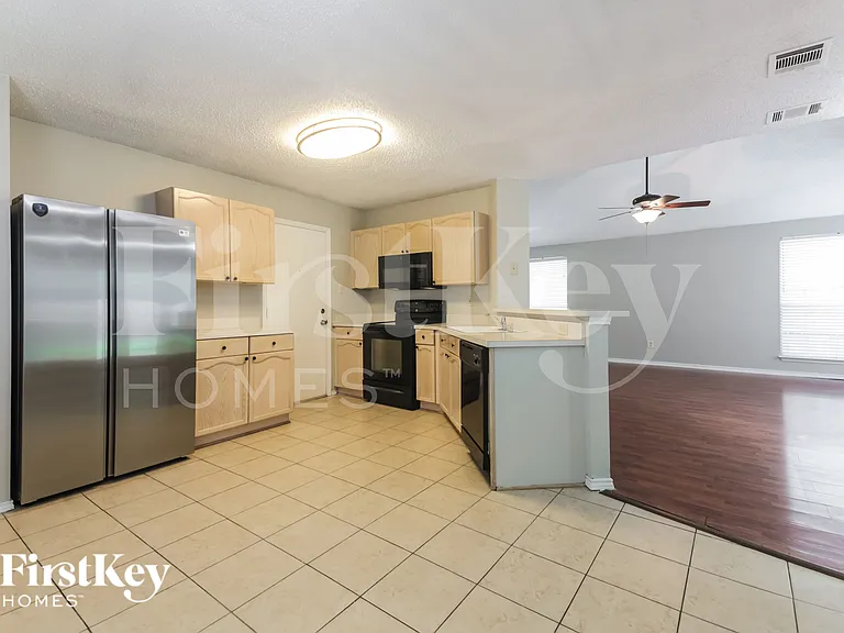 1733 Prescott Dr — Photo 9