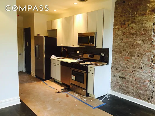 Rented by Compass | media 51