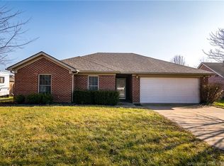 6704 Dovir Woods Dr, Sellersburg, IN 47172