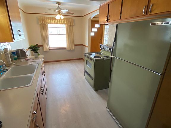 4th image of 3227 Park Dr