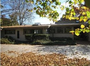 7S471 Old College Rd, Naperville, IL 60540