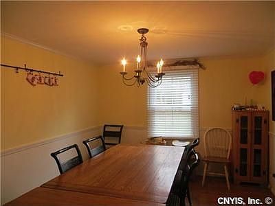 4th image of 32 Echodale Ave
