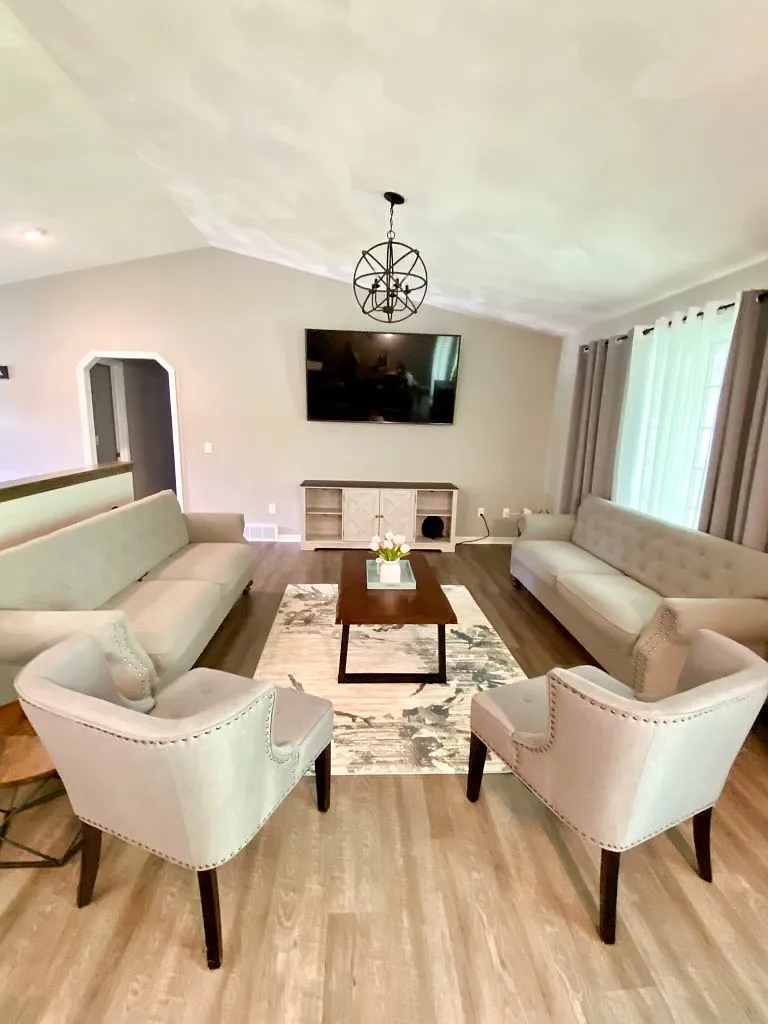3 bed, 1426 sqft, $2,150 — Photo 4