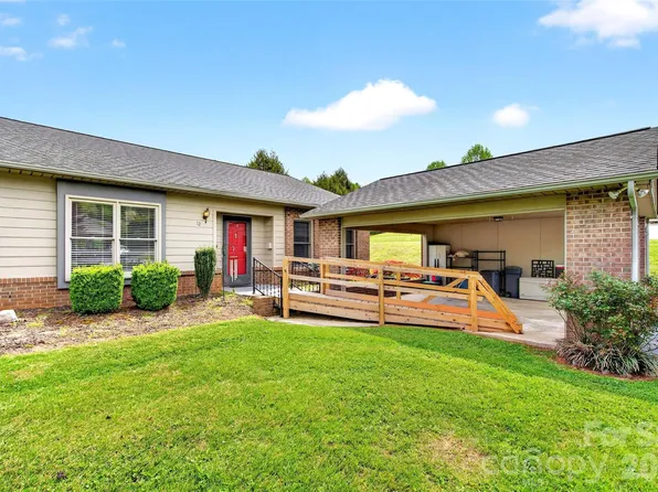 54 Deer Run Dr APT 12, Marion, NC 28752