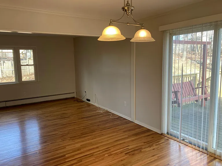 162 Railroad Ave — Photo 5