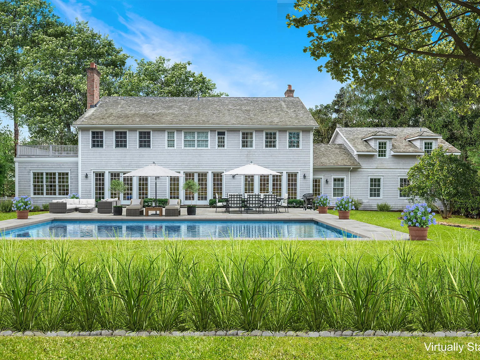 Magnificent East Hampton Traditional — Photo 1