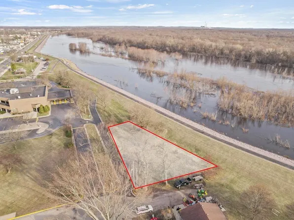 117 Warren Street #11271 1302, Portage, WI 53901