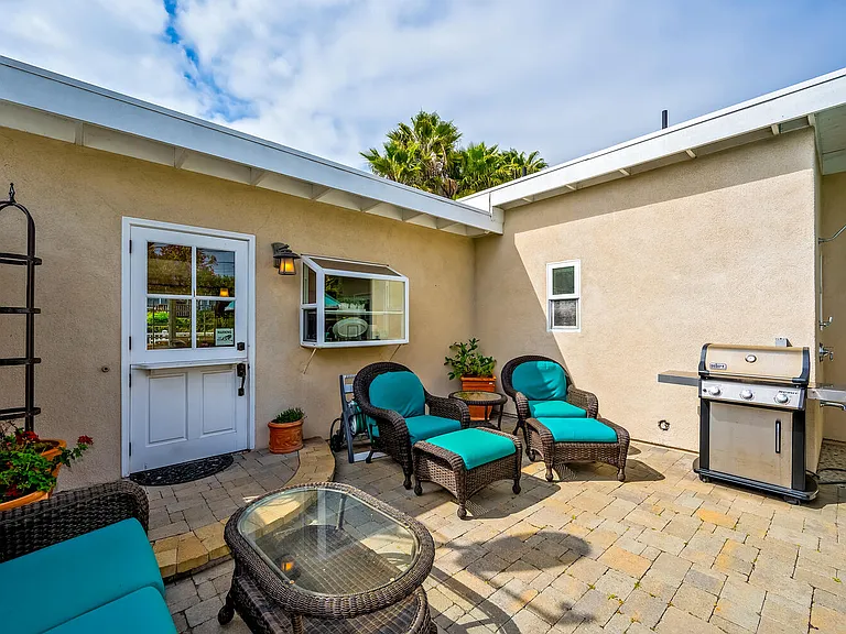 181 W Avenida Cornelio — Photo 35
