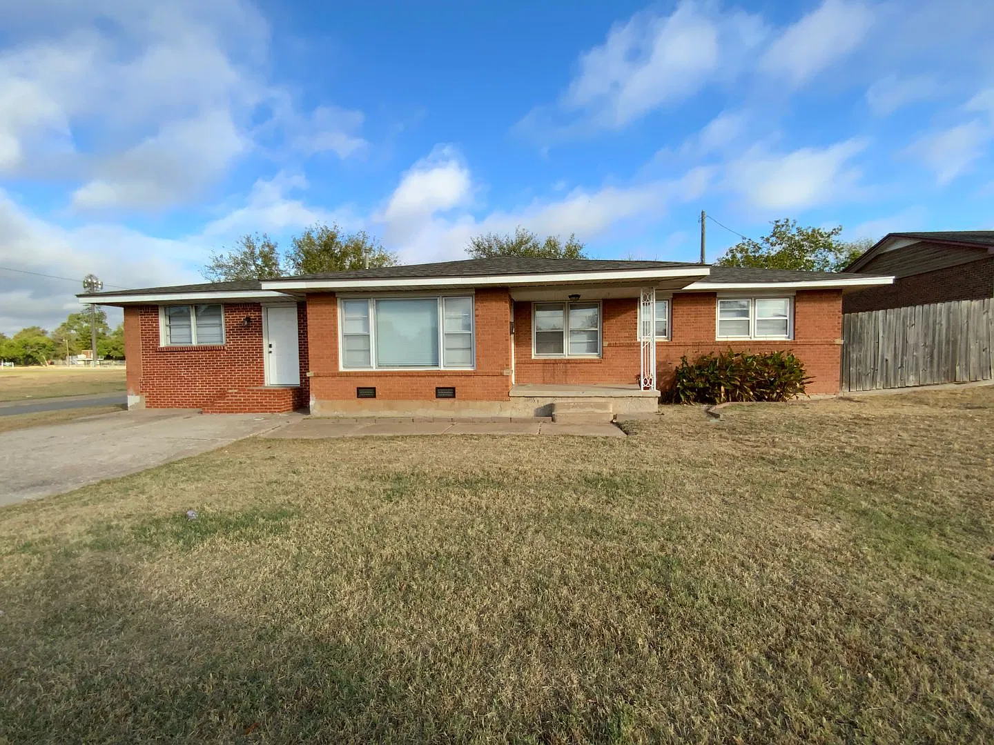 3831 NW Bell Avenue — Photo 1