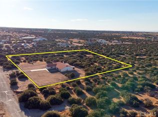 9352 Cedar St, Phelan, CA 92371