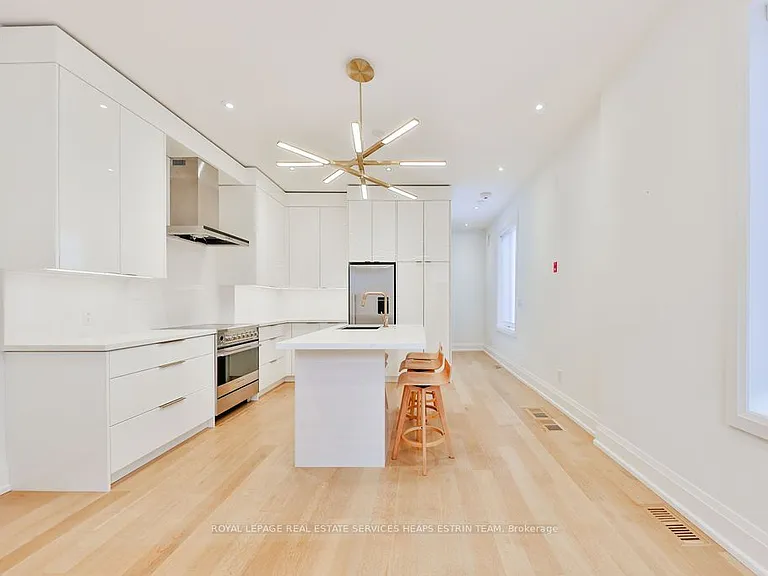 234 Brock Ave #MAIN — Photo 6