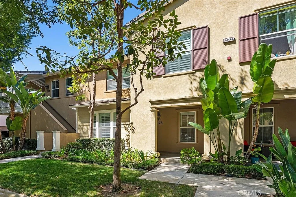 3 bed, 1911 sqft, $4,700 — Photo 1