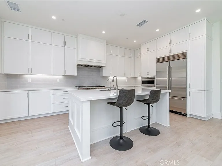 133 Hyperion — Photo 11