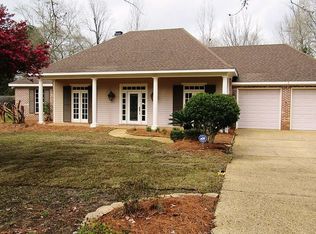 437 Grand Oak Dr, Meridian, MS 39305