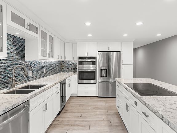 3rd image of 3940 Gresham St Unit 313