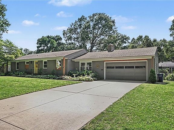 2nd image of 6340 Reeds Dr