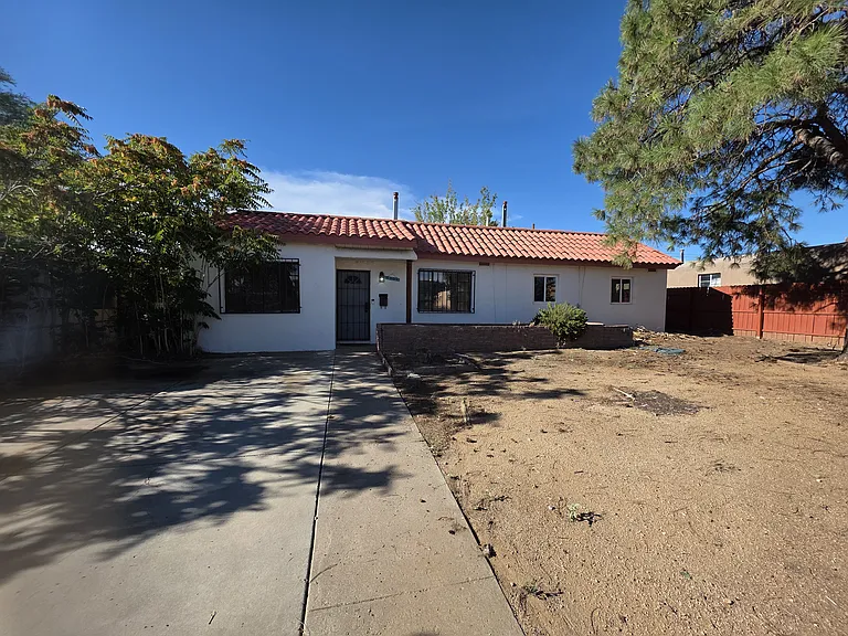 5301 Mescalero Rd NE — Photo 1