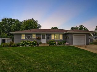 2 Laurel Ct, Faribault, MN 55021