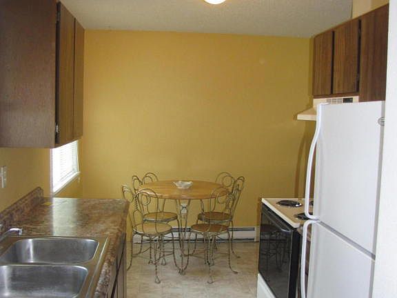 4th image of 15 Catrina Ln
