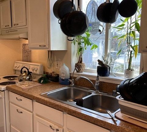 4th image of 2802 D Pl SE APT B