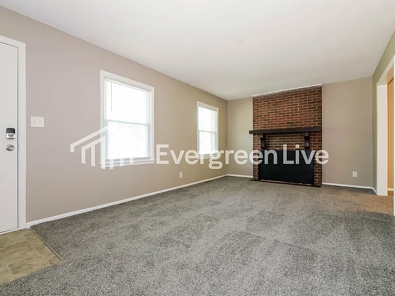 11819 Armitage Dr — Photo 3