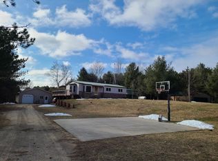 8088 E Forteen Mile Rd, Paris, MI 49338