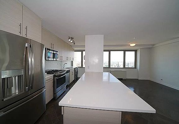 3rd image of 444 E 82nd St APT 30B