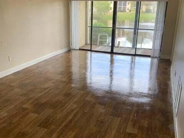 2050 Oleander Boulevard Boulevard #5-104, Fort Pierce, FL 34950